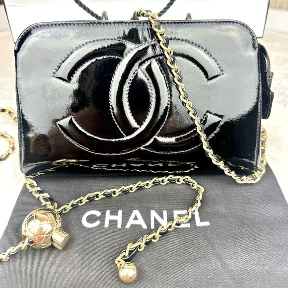 CHANEL Black Patent Leather Pouch Clutch Crossbody Bag with chain AUTHENTIC - Picture 2 of 16
